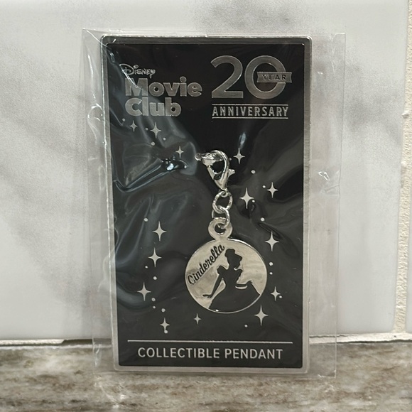 CINDERELLA Silver Pendant 20th Anniversary Charm BNIP DMC Disney Movie Club - Picture 2 of 3